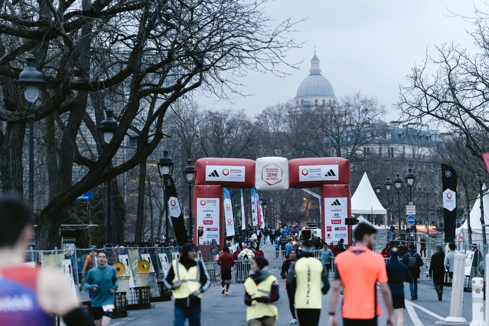 Runner alla mezza maratona di Parigi